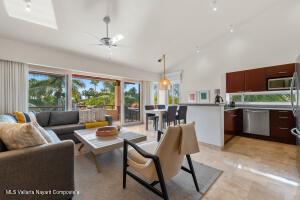 Condos in 269 Av. Paraiso  