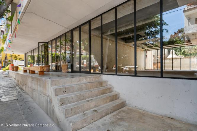 Commercial in 274 Aguacate  