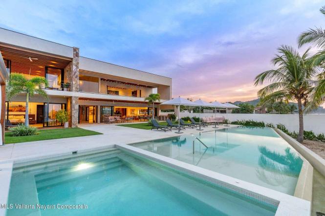 Houses for sale in San Pancho