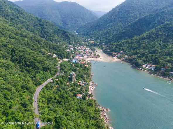 Houses in Lote 33 Carr a Barra de Navidad Manz 4  