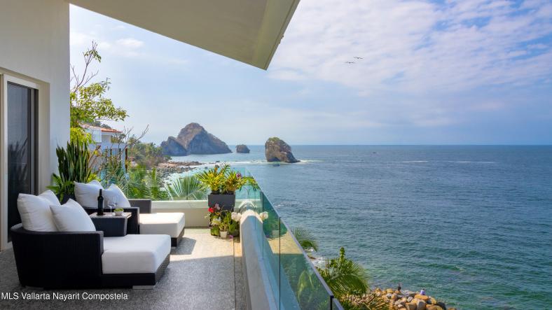 Condos in 2226-9 Carr. Barra de Navidad  