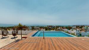 Condos in 17 Del Rodeo  