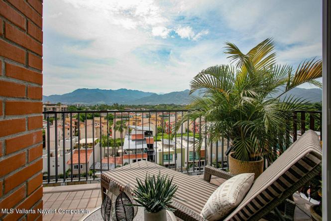 Condos in 410 Maria Montessori Distrito Cora Calle 