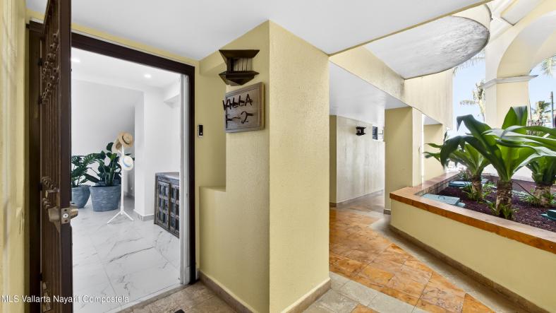 Condos in 625 Av Paseo De La Marina  