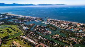 Land in s/n Paseo de las Palmas  